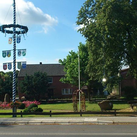 Hotel Am Rosenplatz,24 Stunden Check In, Kostenfreie Parkplaetze 布里克托夫 外观 照片