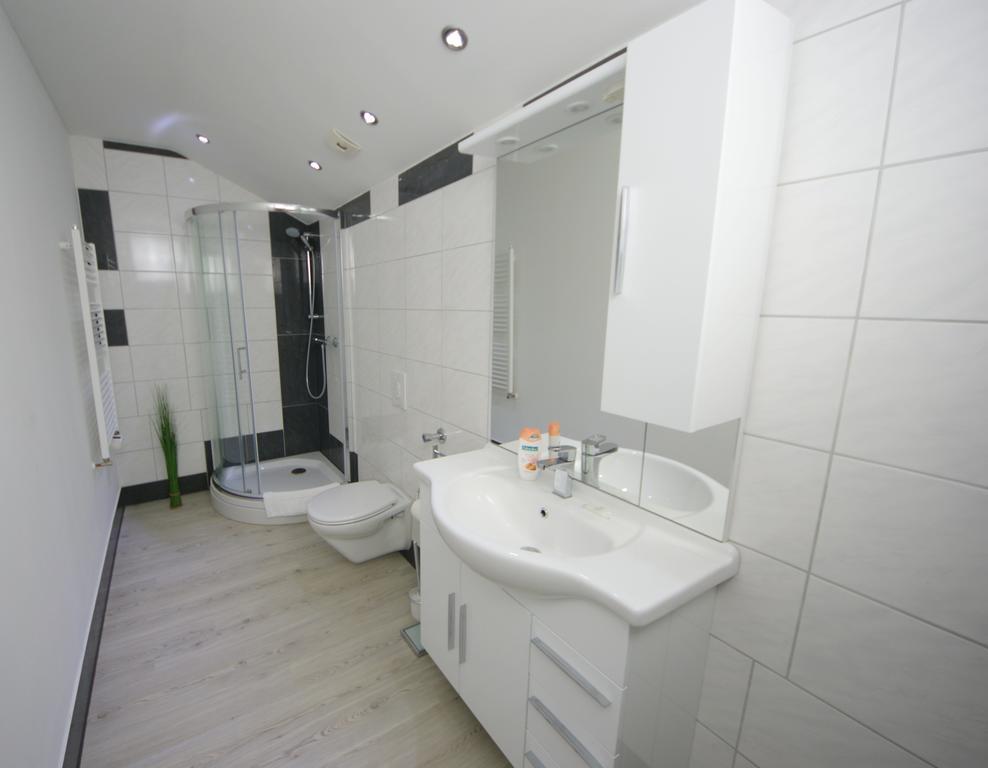 Hotel Am Rosenplatz,24 Stunden Check In, Kostenfreie Parkplaetze 布里克托夫 客房 照片