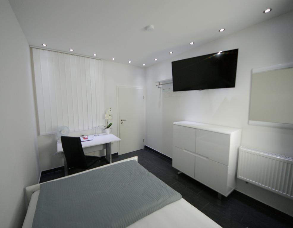 Hotel Am Rosenplatz,24 Stunden Check In, Kostenfreie Parkplaetze 布里克托夫 客房 照片