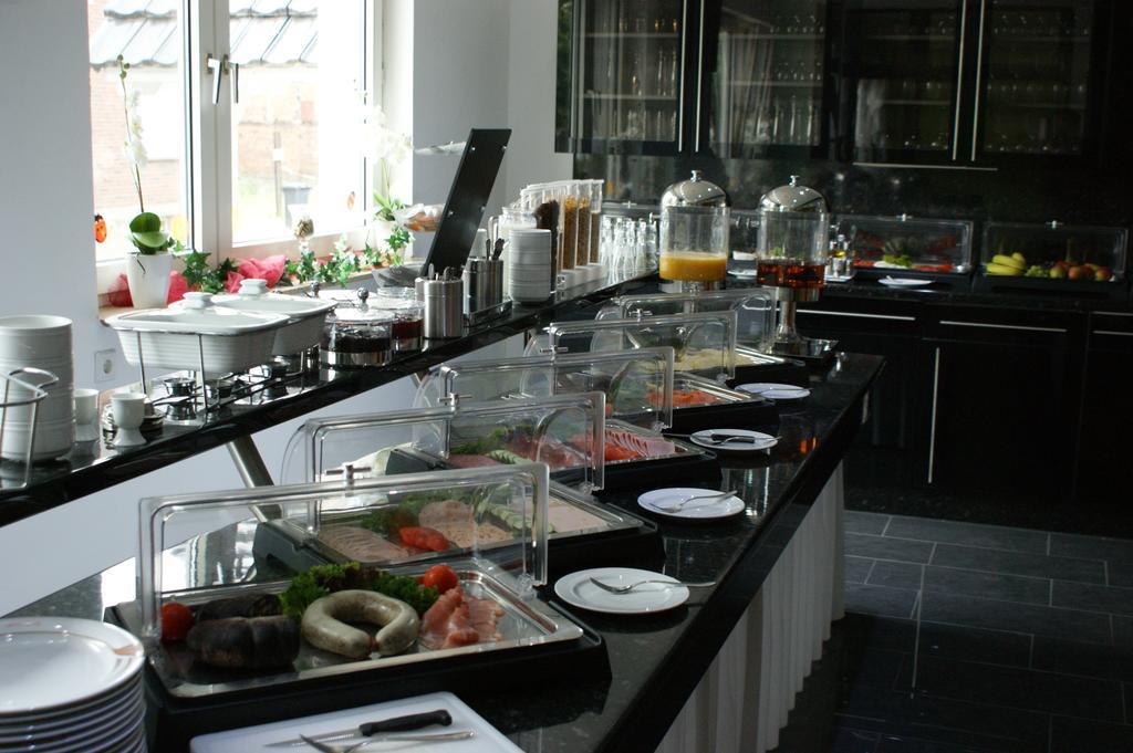 Hotel Am Rosenplatz,24 Stunden Check In, Kostenfreie Parkplaetze 布里克托夫 外观 照片