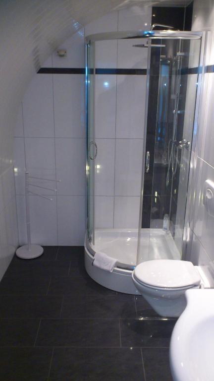 Hotel Am Rosenplatz,24 Stunden Check In, Kostenfreie Parkplaetze 布里克托夫 外观 照片