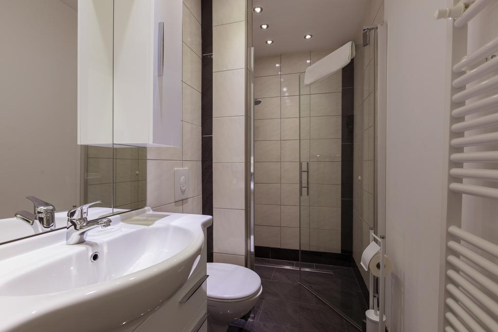 Hotel Am Rosenplatz,24 Stunden Check In, Kostenfreie Parkplaetze 布里克托夫 外观 照片